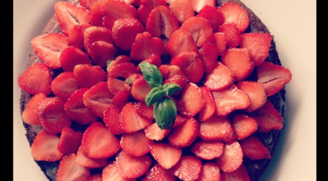 jordgubbar, mazarinbotten, jordgubbstårta, midsommar